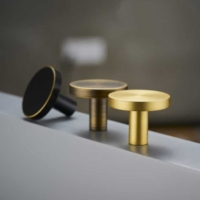 patere-murale-design-laiton-3-768x768